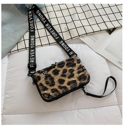 Kompakte und Stilvolle Mini-Reisetasche für Damen – LunaBag